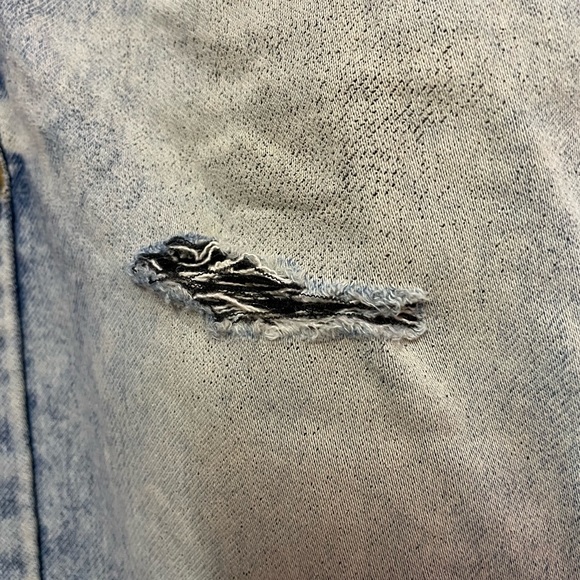 DIESEL 1992 Straight Fit Mid-Washed Distressed Jeans - Picture 6 of 7